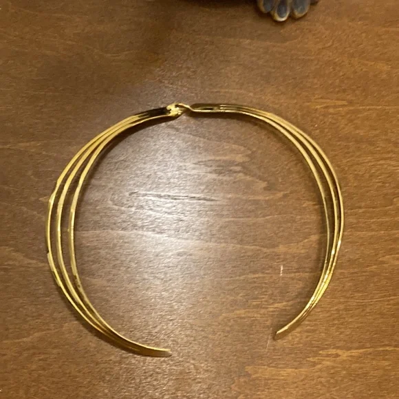 Gold Tone Choker Necklace - Picture 4 of 6